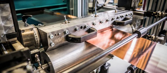 Process of laser drying of electrode coating in lithium-ion batteries by Laserline diode lasers