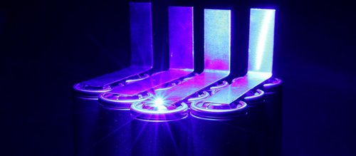 Batteries with copper panels for efficient copper welding of contacts using blue diode lasers by Laserline diode lasers