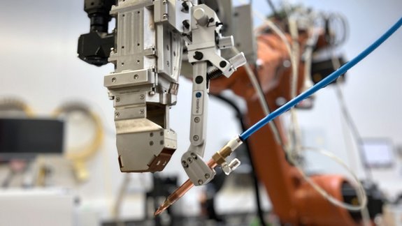 OTS optic with a wire holder application by Laserline diode lasers